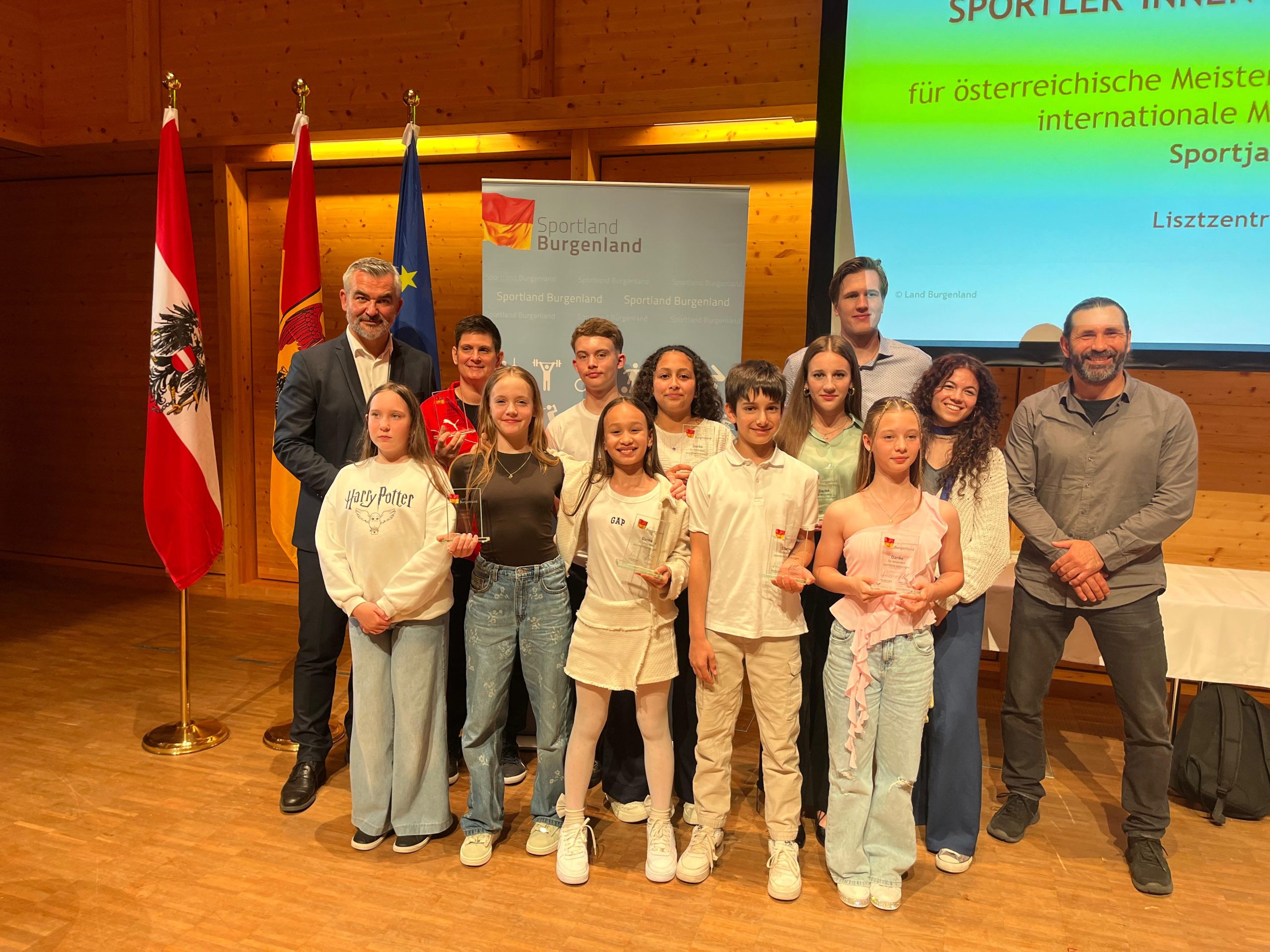 Meisterehrungen unserer Karateka durch LH